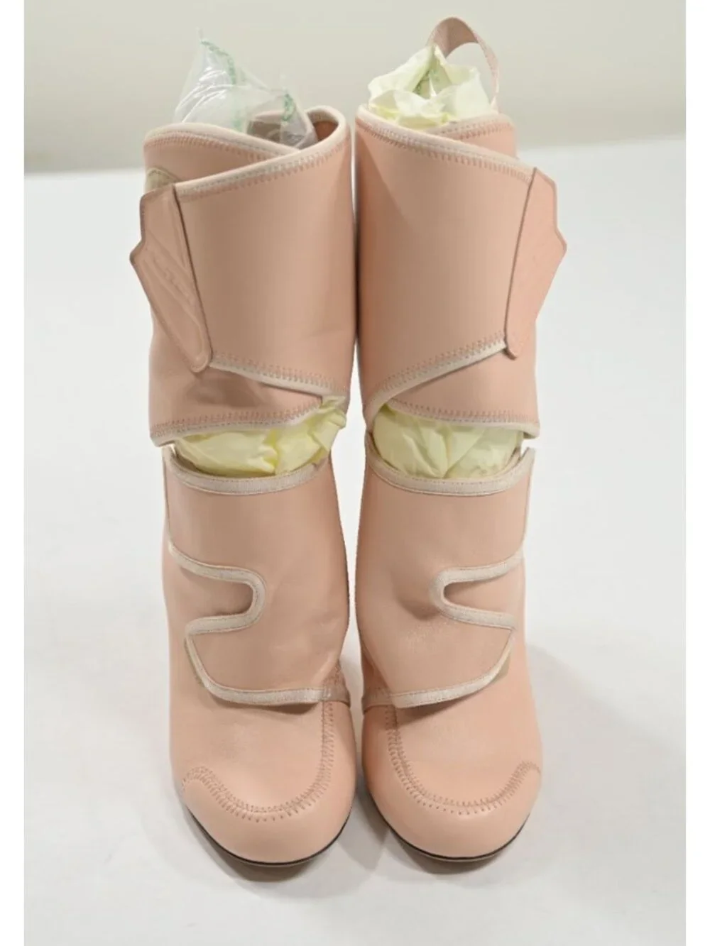 Fendi Promenade Lamb Leather Bootie in Rosa